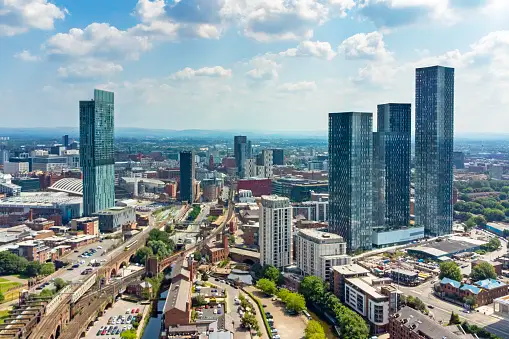 Samuel Nathan Kahn: Revolutionising Manchester’s Business Landscape